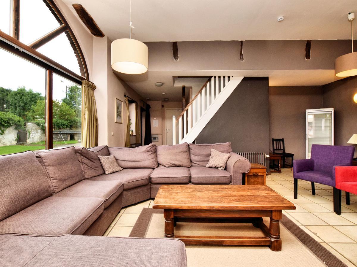 Spacious Holiday Home In Lierneux With Garden Buitenkant foto