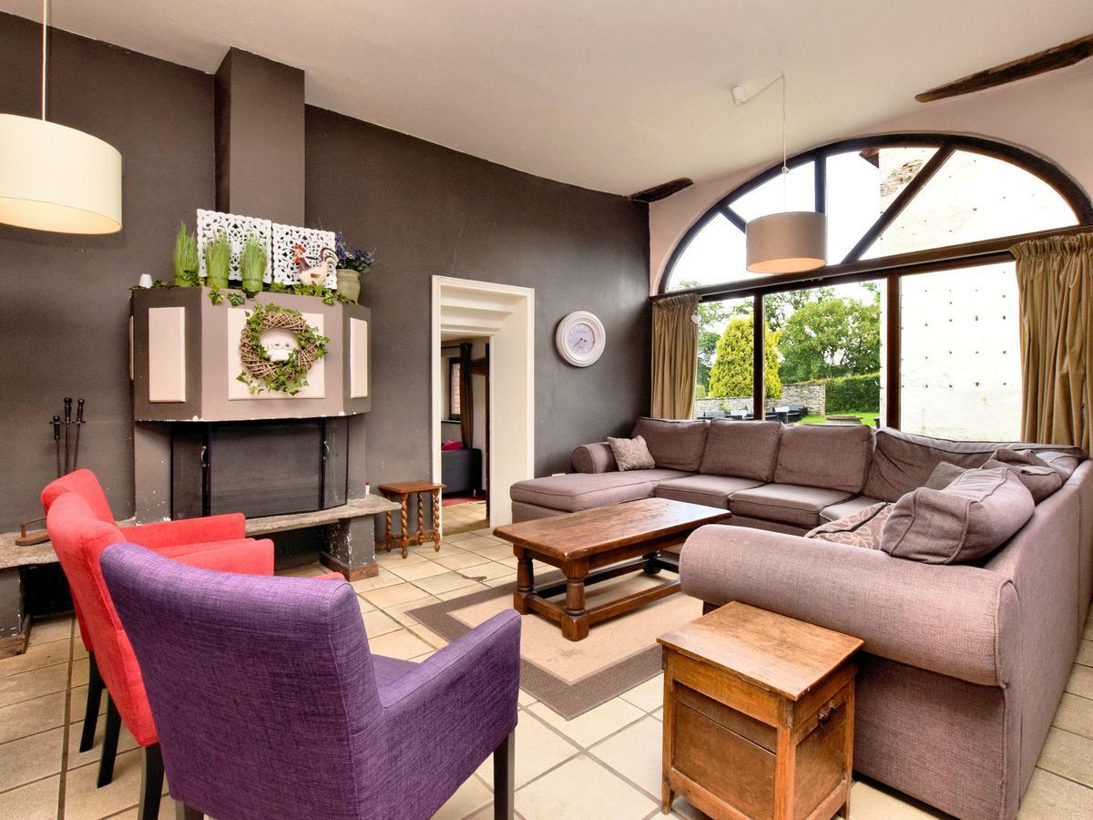 Spacious Holiday Home In Lierneux With Garden Buitenkant foto