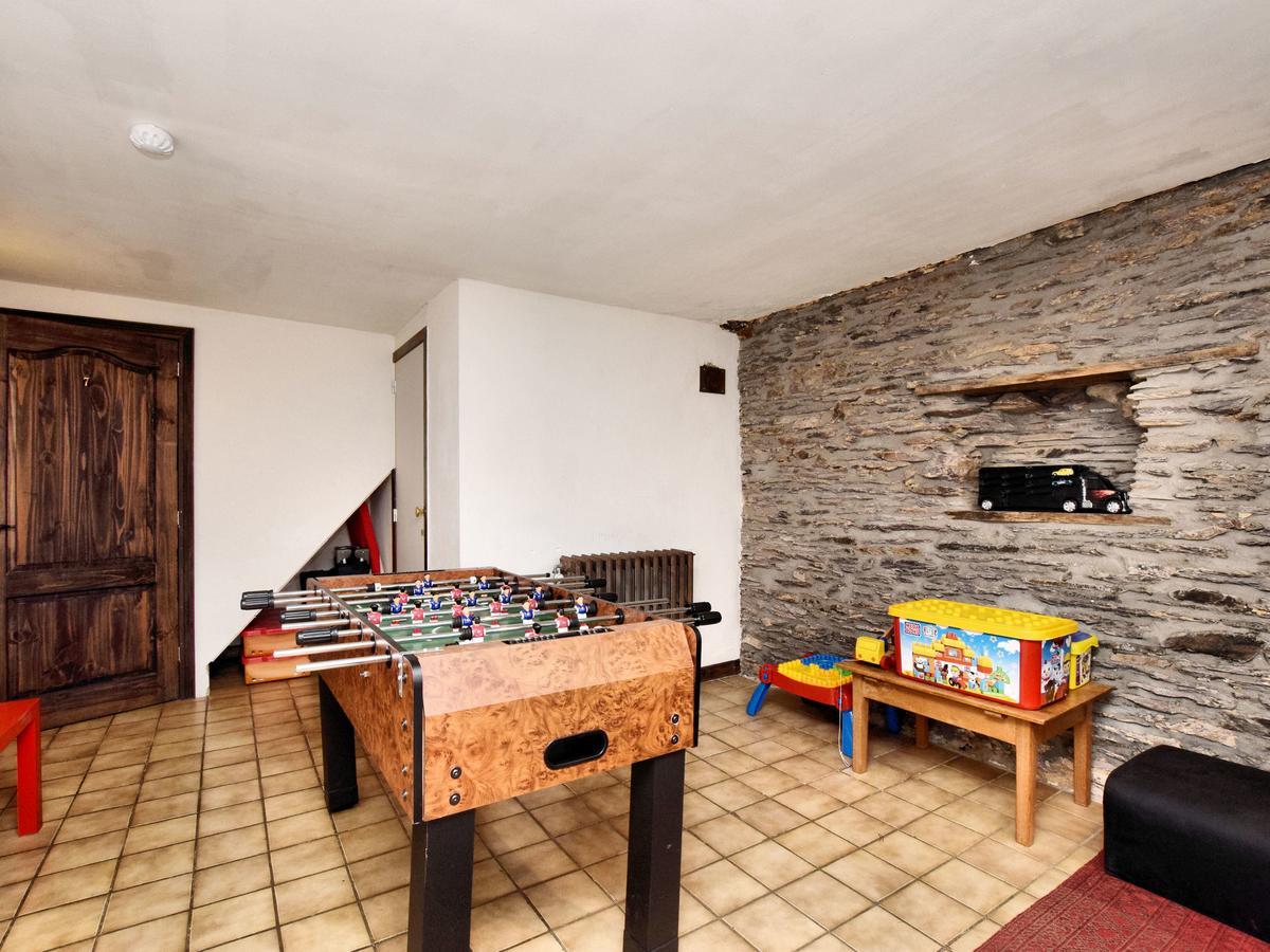 Spacious Holiday Home In Lierneux With Garden Buitenkant foto